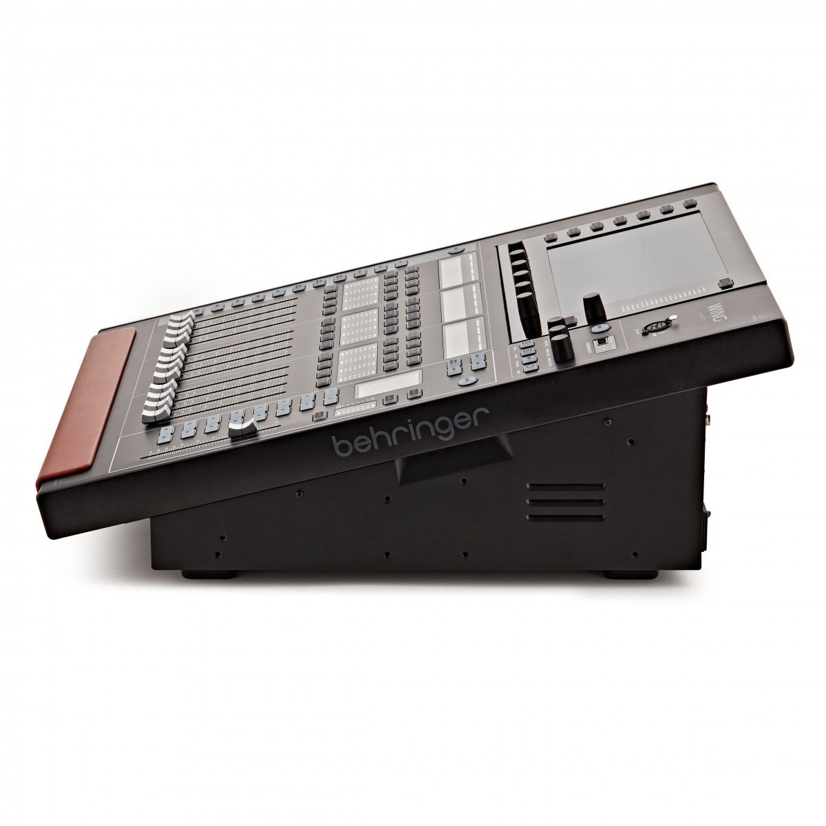 �������� ������ BEHRINGER WING COMPACT