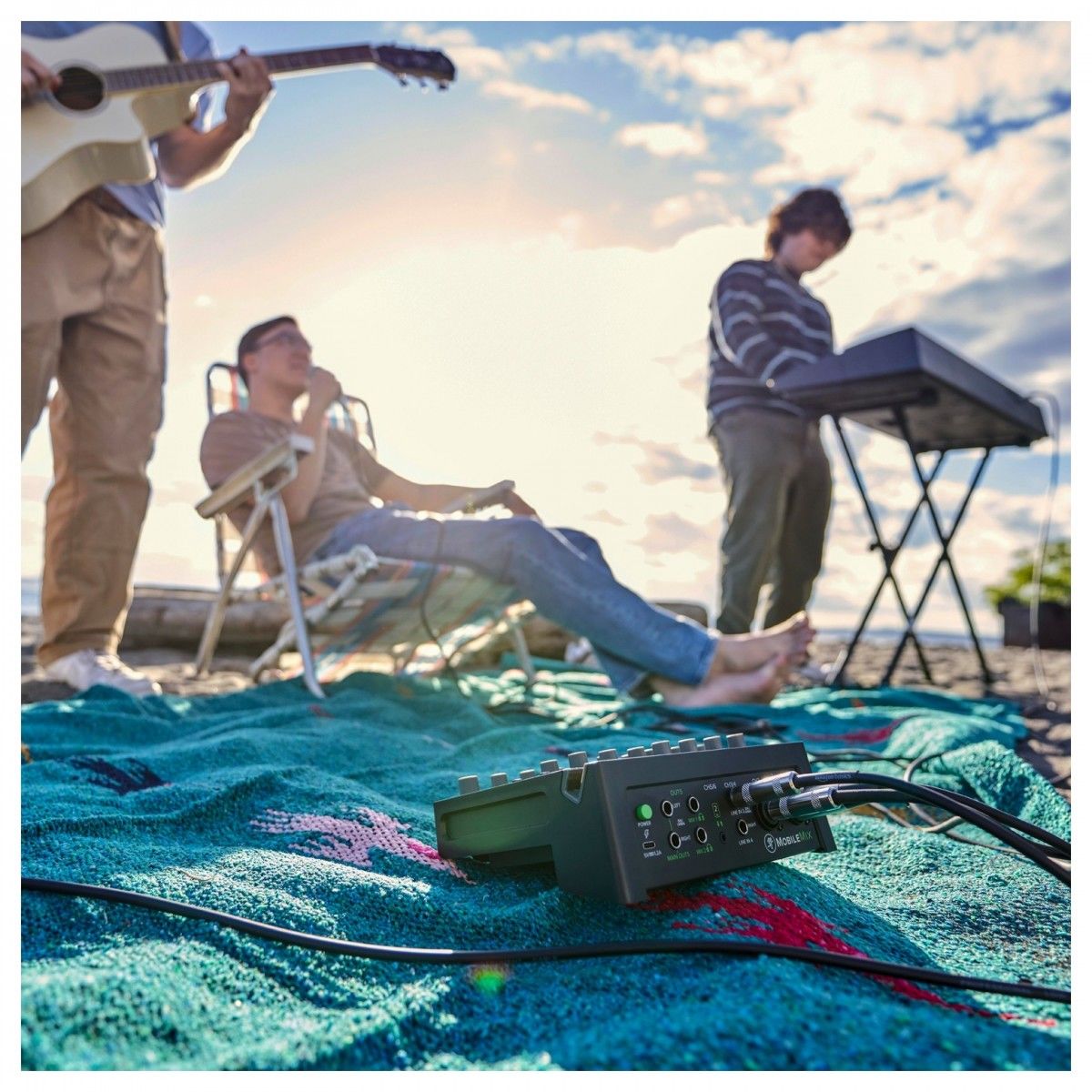 8- USB- MACKIE MobileMix