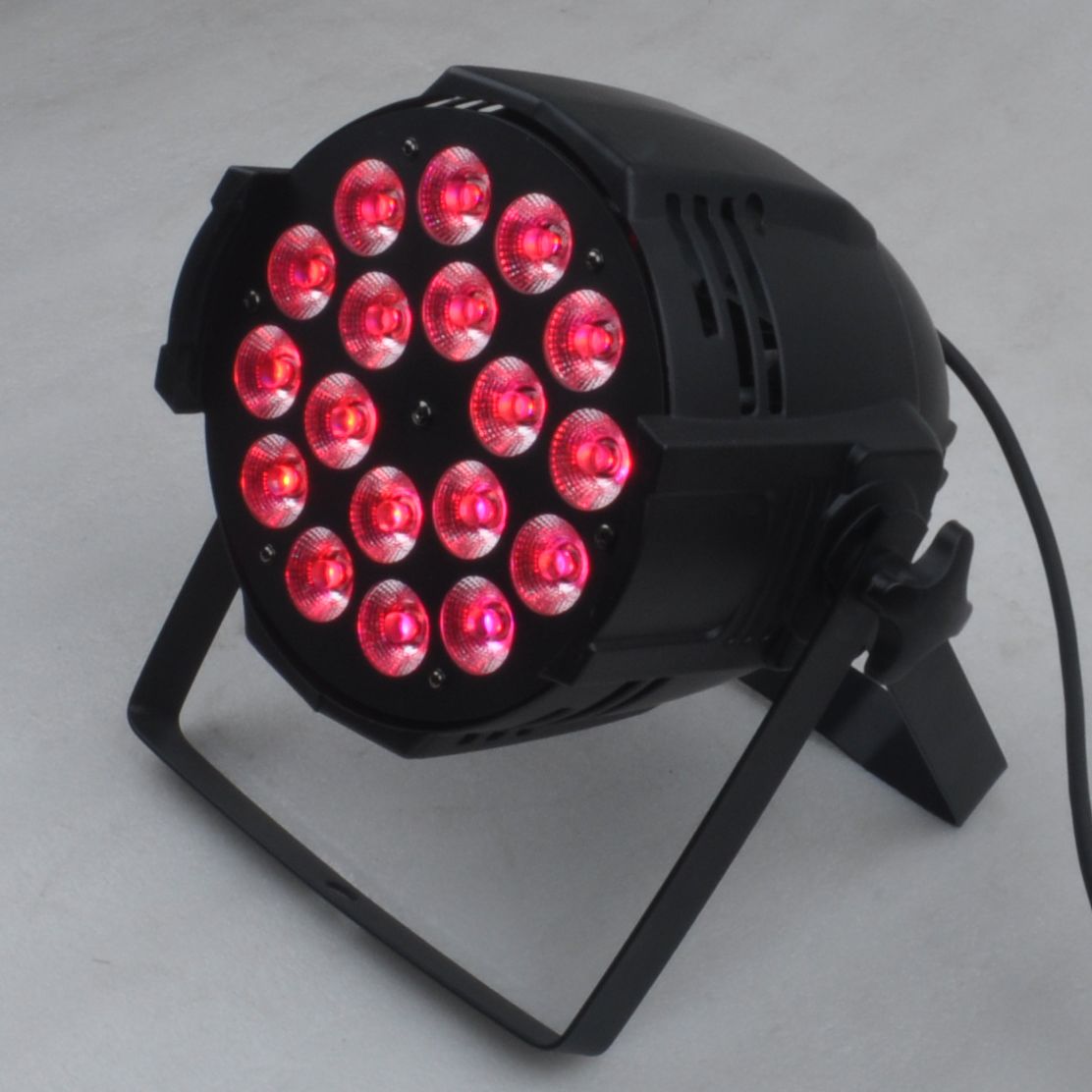 Светодиодный прожектор PROTON LIGHTING PL PAR 18-15RGBWA+UV ZOOM