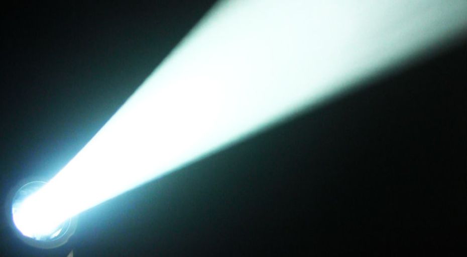 Прибор полного вращения American DJ FOCUS SPOT THREE Z