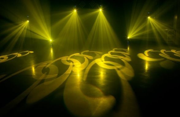 Интеллектуальный прибор полного вращения American DJ FOCUS SPOT THREE Z Pearl