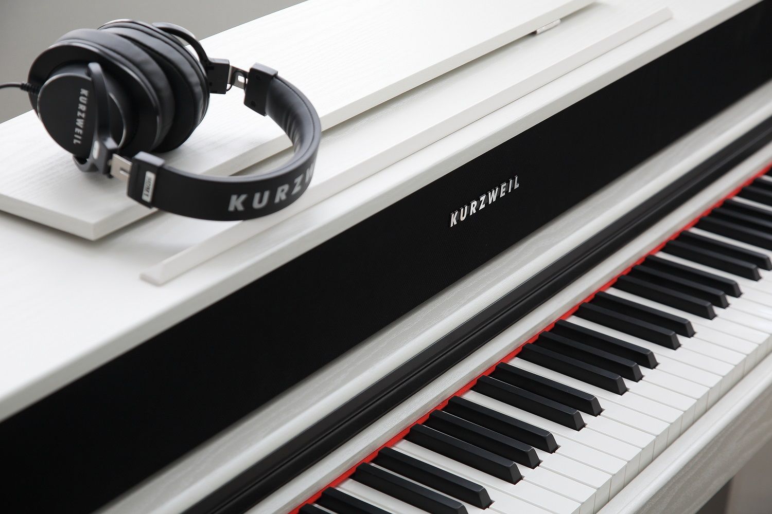 Цифровое сценическое пианино Kurzweil CUP410 WH