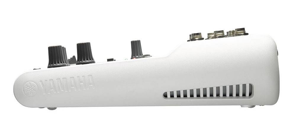 ��������� ����� Yamaha AG03