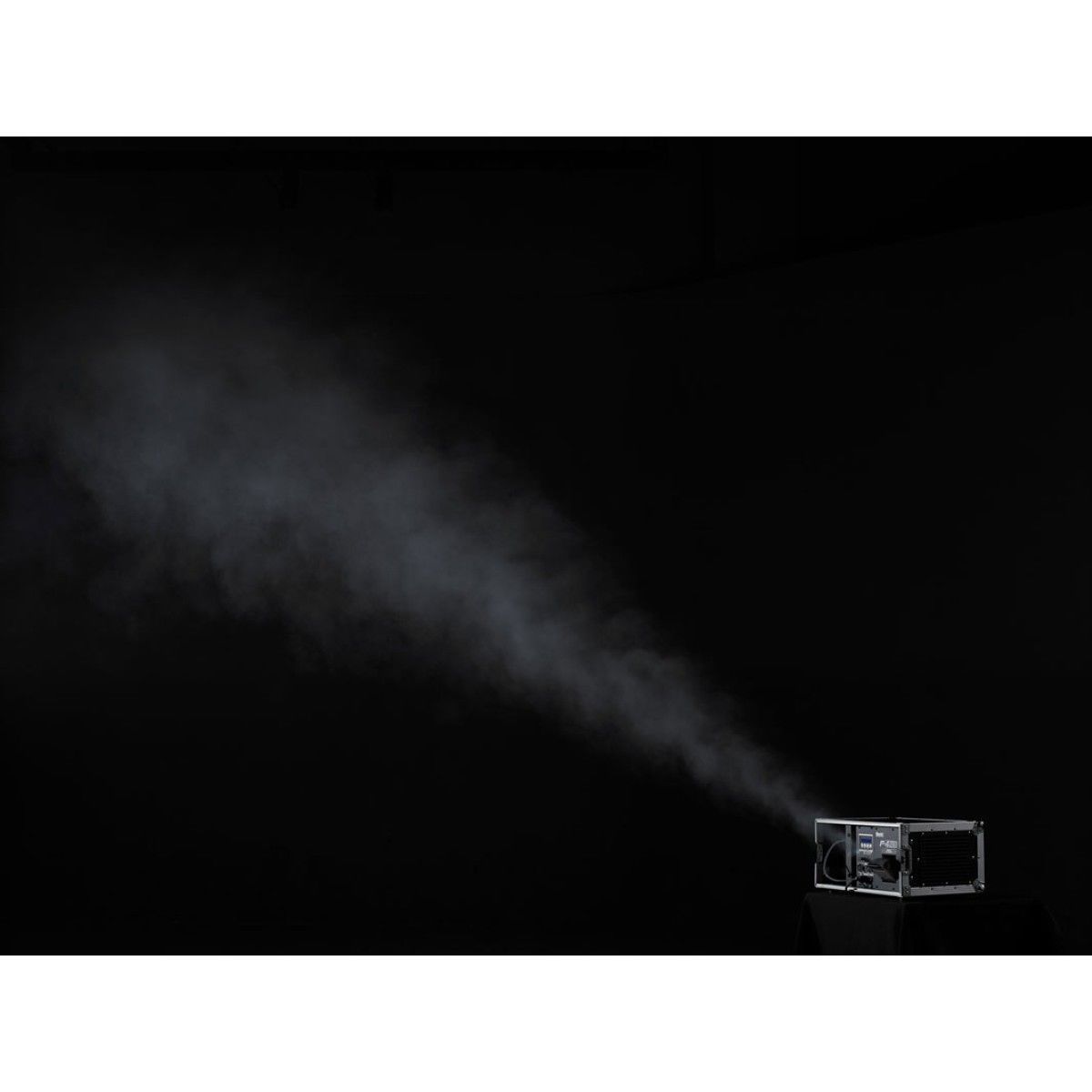 Генератор тумана в флайт кейсе Antari F-4 Fazer