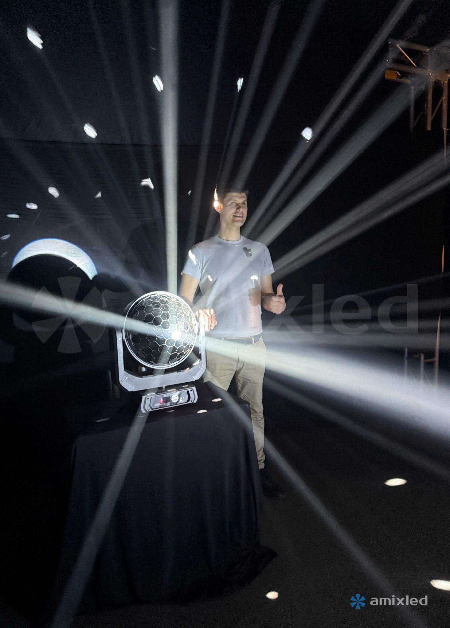 ������ ����������� AMIXLED Mirror Sphere