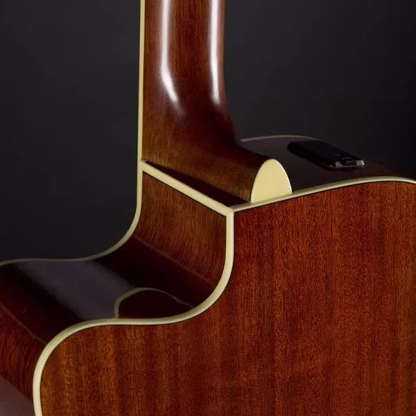 Электроакустическая гитара Yamaha FSX820C BS