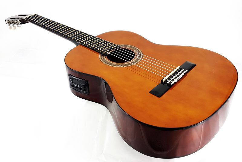 Гитара электроакустическая 4/4 Valencia VC104E