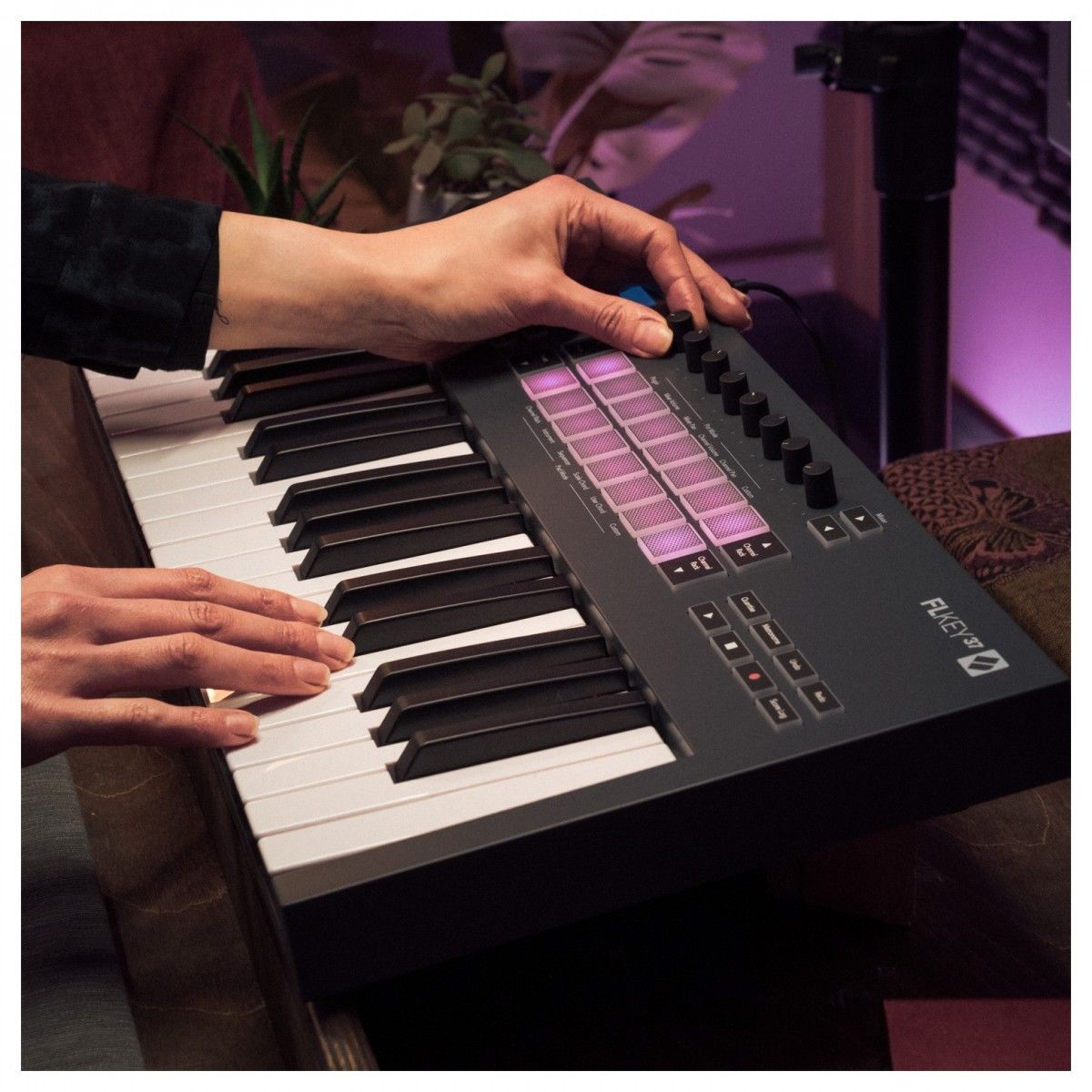����-���������� NOVATION FLkey 37