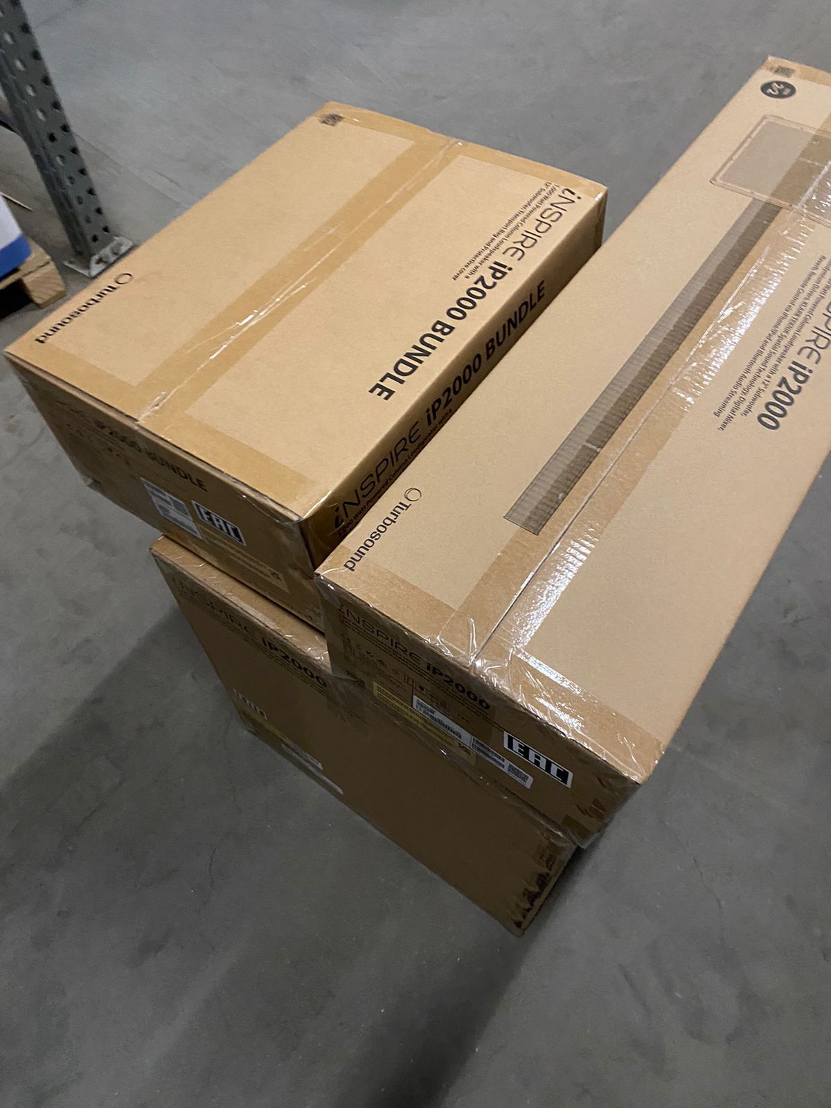   3-    TURBOSOUND iP2000 BUNDLE