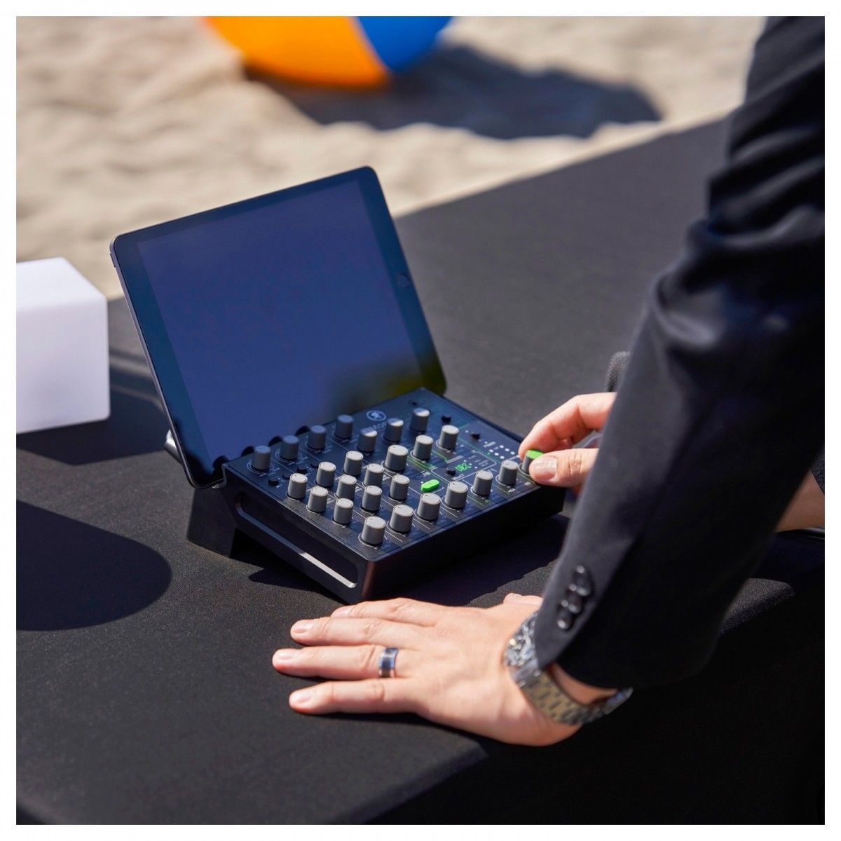 8- USB- MACKIE MobileMix